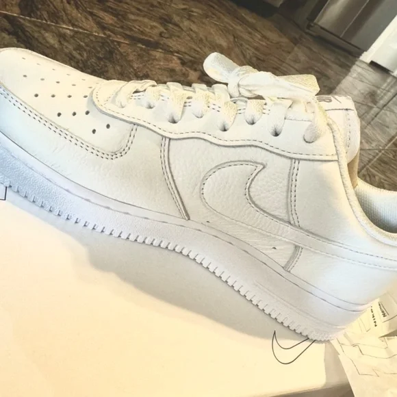 Nike White Air Force 1 Sneakers Iconic Design NWOT Box included - Picture 2 of 7